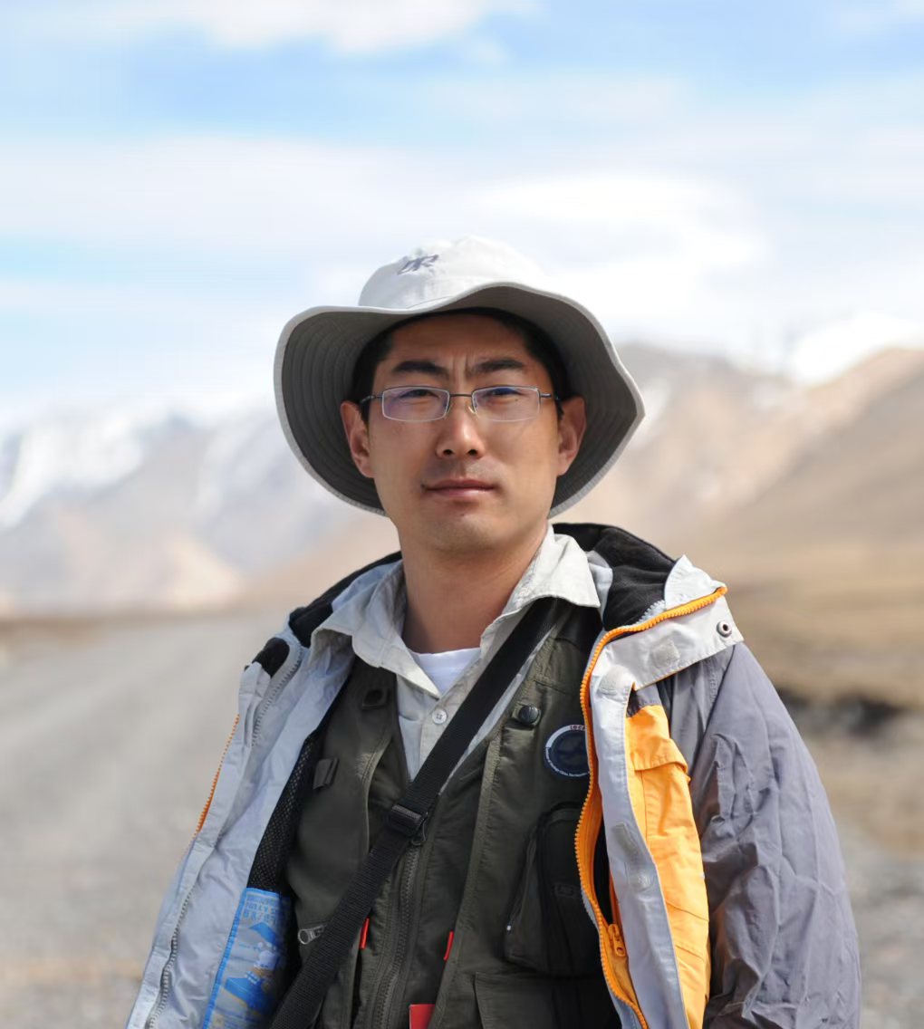 万搏官方注册创新论坛第一千九百三十九讲：青藏高原东缘低起伏高原面多阶段多成因演化过程